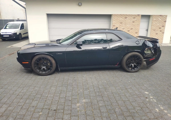 Dodge Challenger cena 78500 przebieg: 92000, rok produkcji 2015 z Zelów małe 137